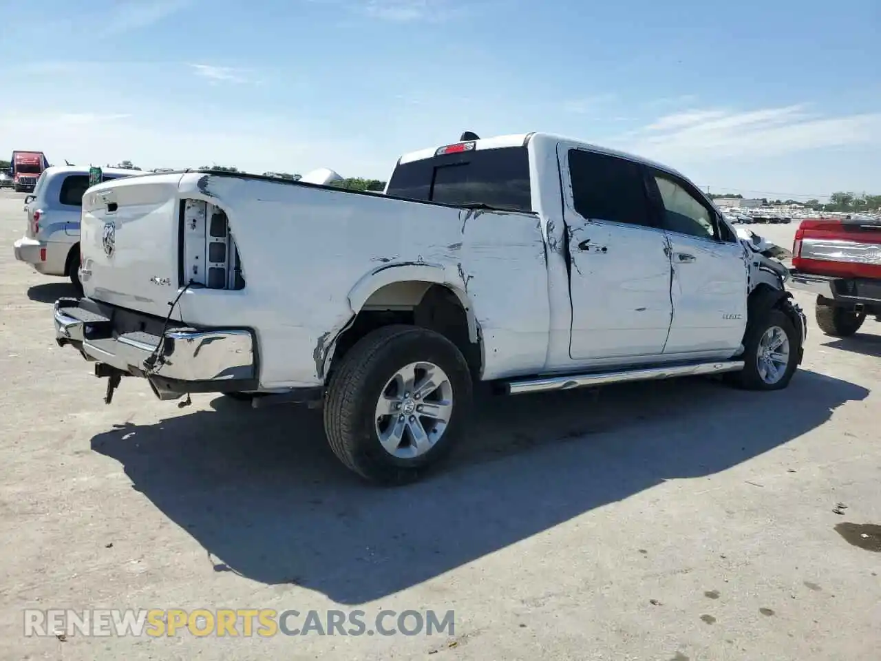 3 Photograph of a damaged car 1C6SRFRT7NN330119 RAM 1500 2022
