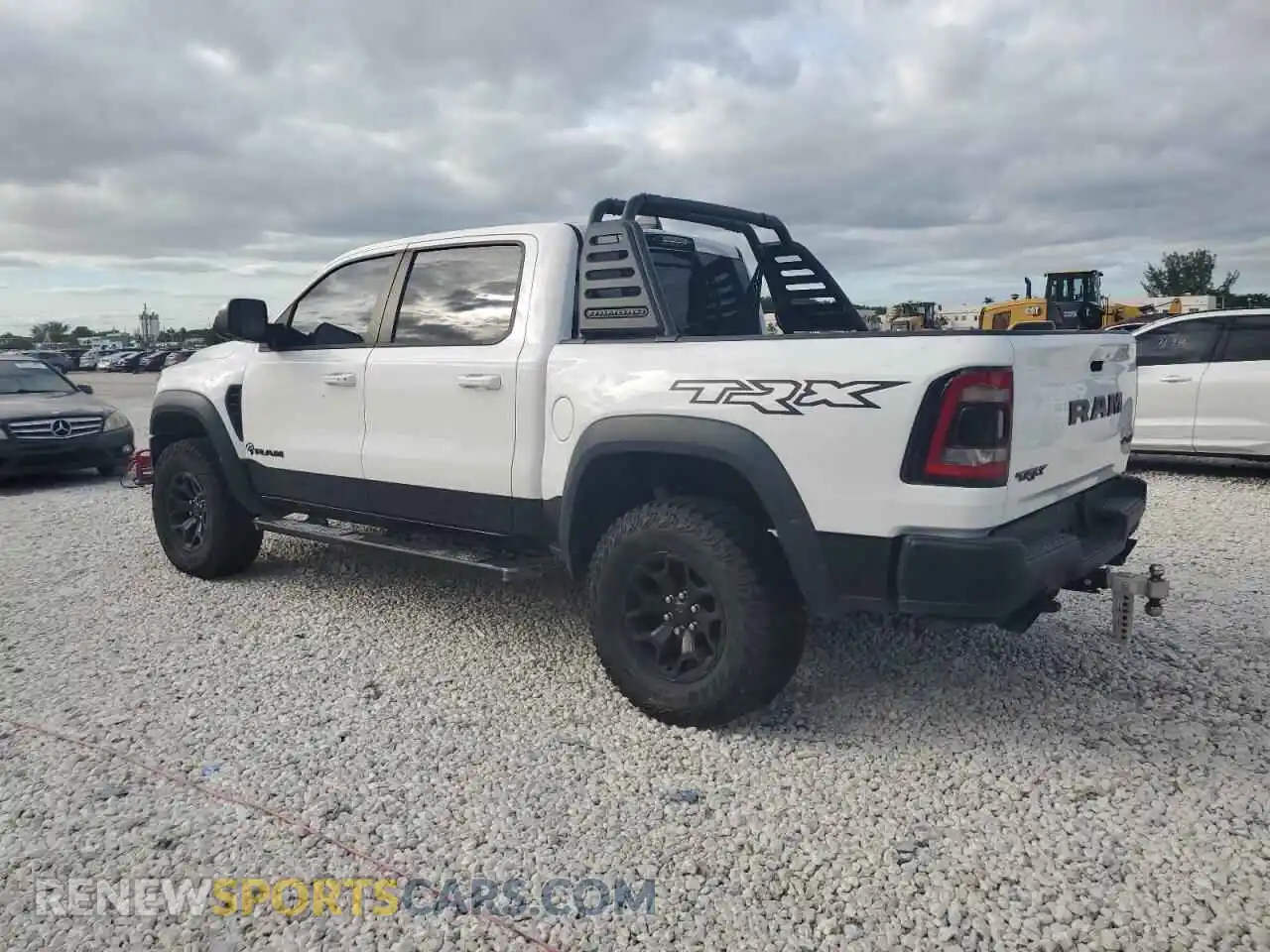 2 fotografías del automóvil dañado 1C6SRFU90NN344987 RAM 1500 2022