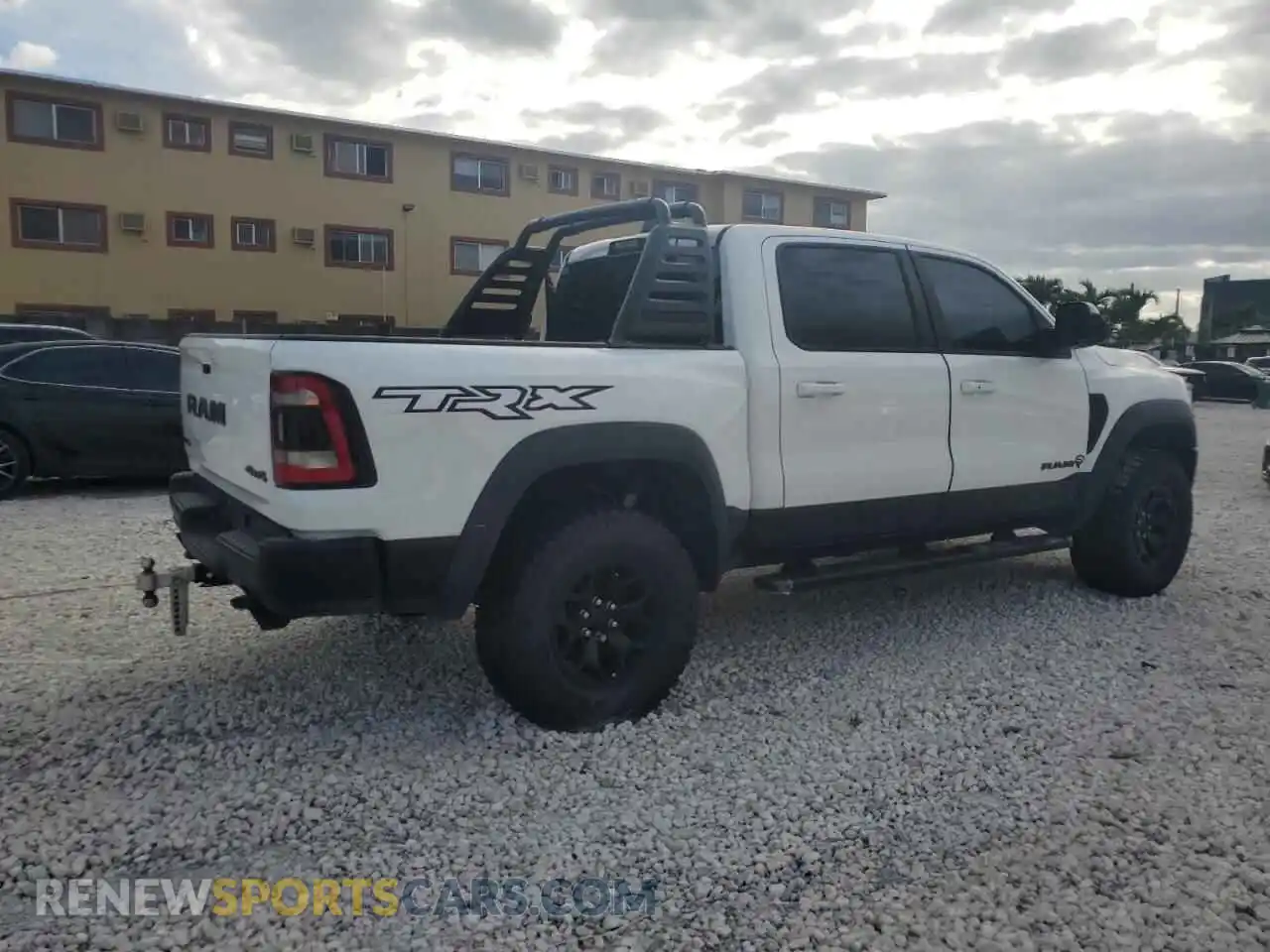 3 fotografías del automóvil dañado 1C6SRFU90NN344987 RAM 1500 2022