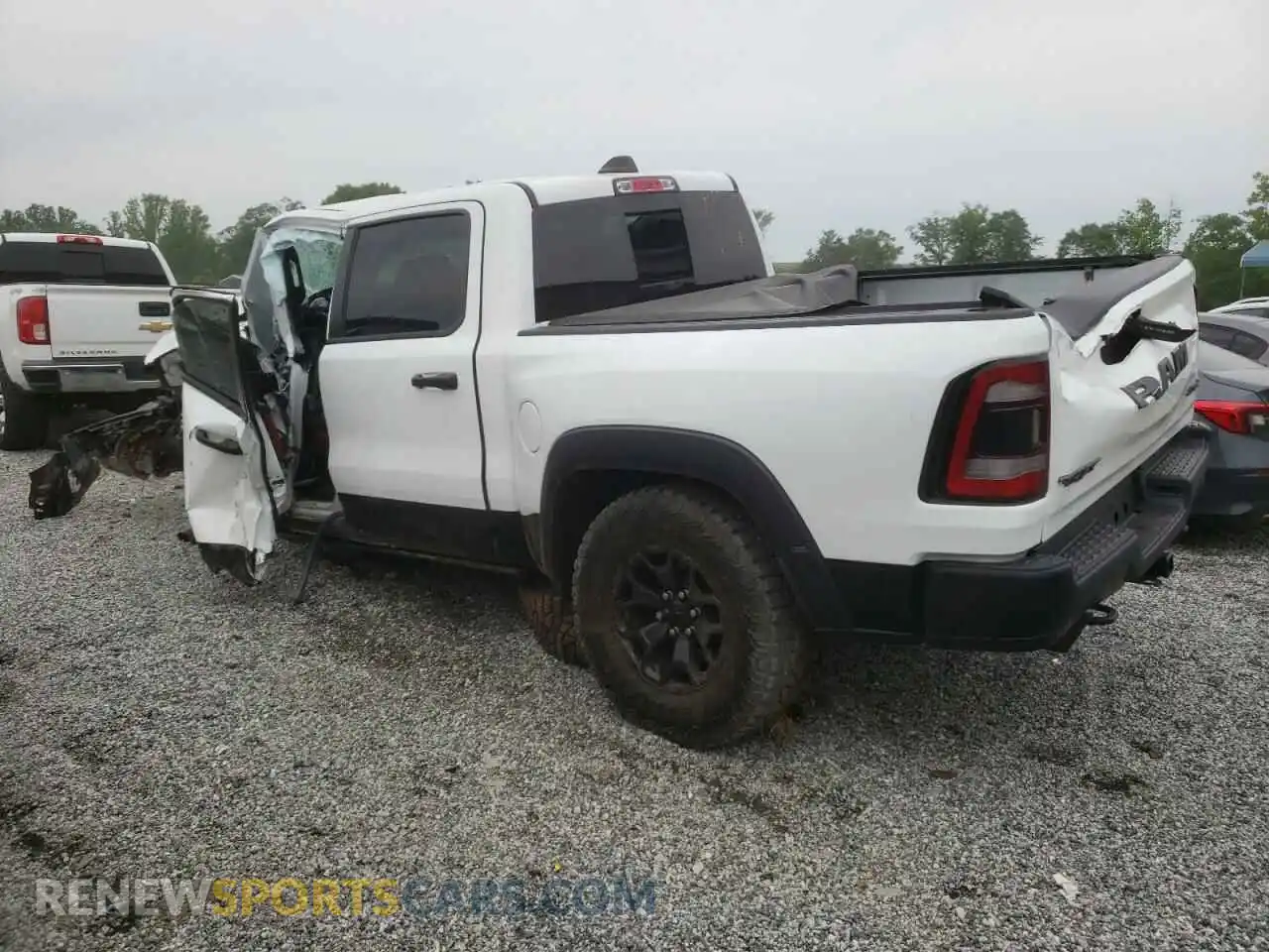 2 Photograph of a damaged car 1C6SRFU94NN268867 RAM 1500 2022