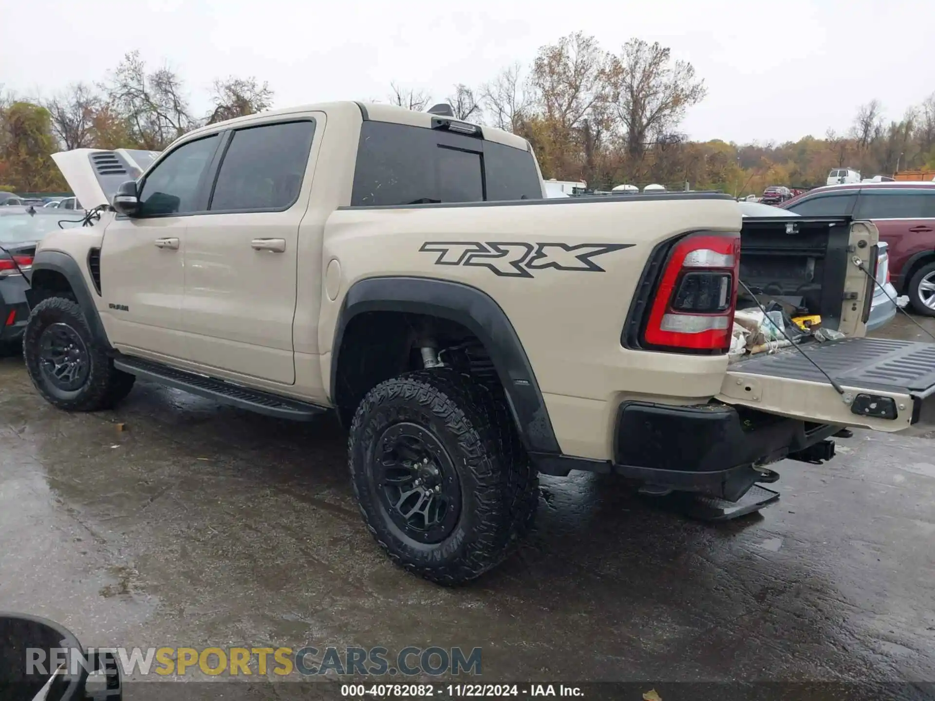 3 Photograph of a damaged car 1C6SRFU96NN404111 RAM 1500 2022