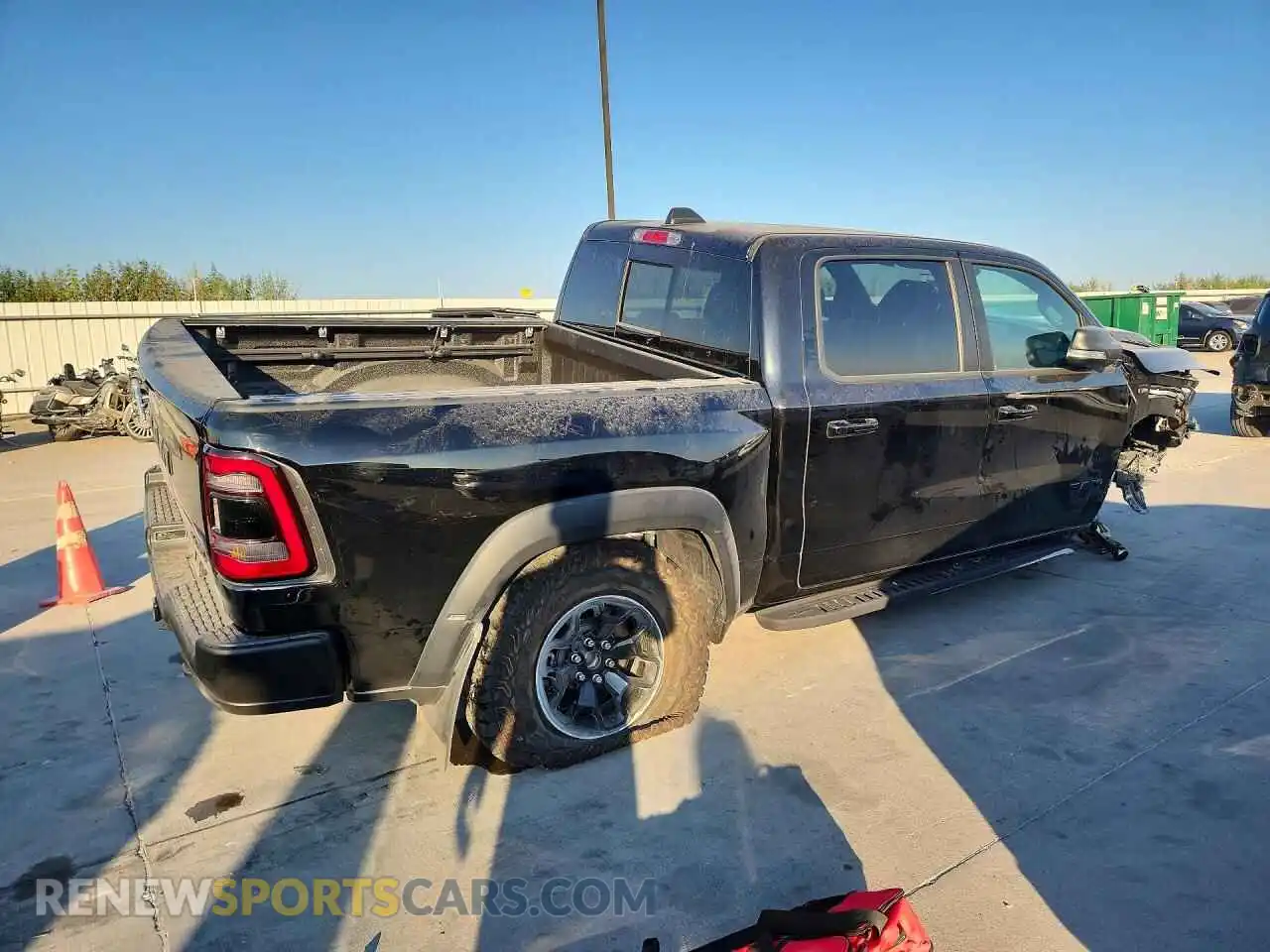 3 fotografías del automóvil dañado 1C6SRFU99NN193387 RAM 1500 2022
