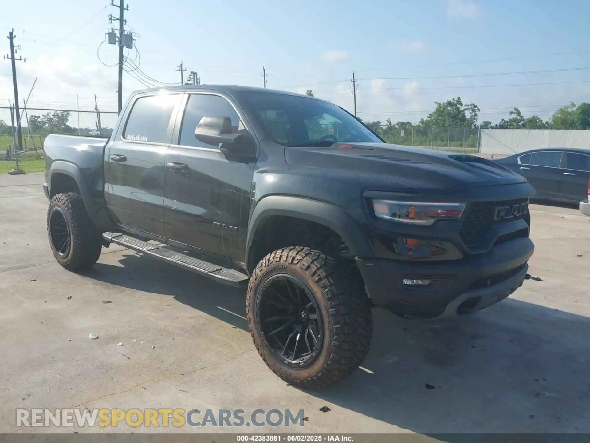 1 Photograph of a damaged car 1C6SRFU9XNN249207 RAM 1500 2022