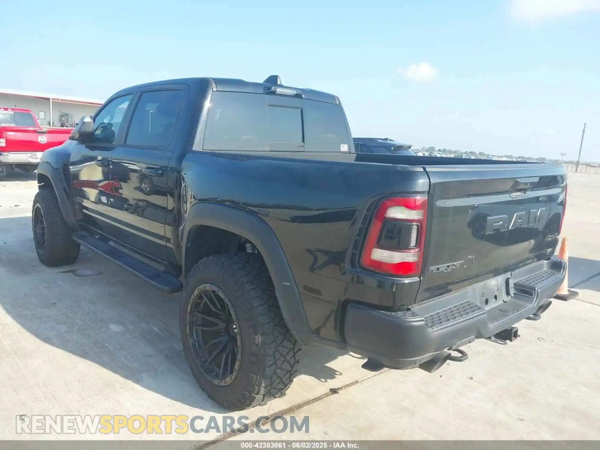 3 Photograph of a damaged car 1C6SRFU9XNN249207 RAM 1500 2022