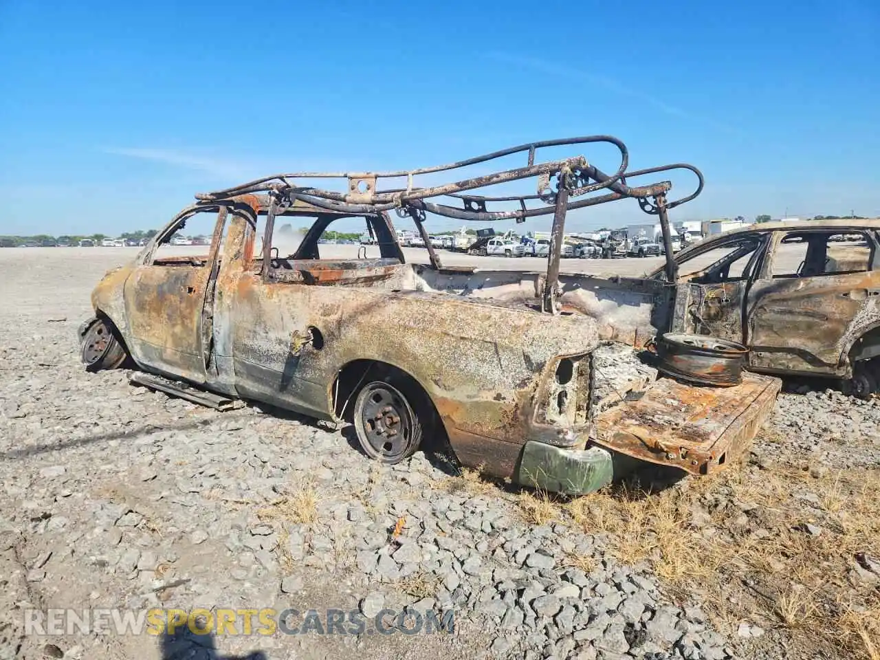 2 Фотография поврежденного автомобиля 3C6JR6DG0NG330557 RAM 1500 2022