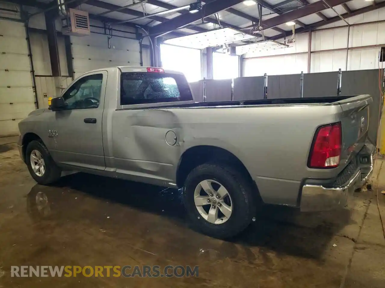 2 Photograph of a damaged car 3C6JR6DG2NG347005 RAM 1500 2022