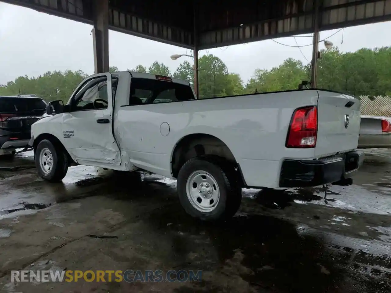 2 Photograph of a damaged car 3C6JR6DG5NG300972 RAM 1500 2022