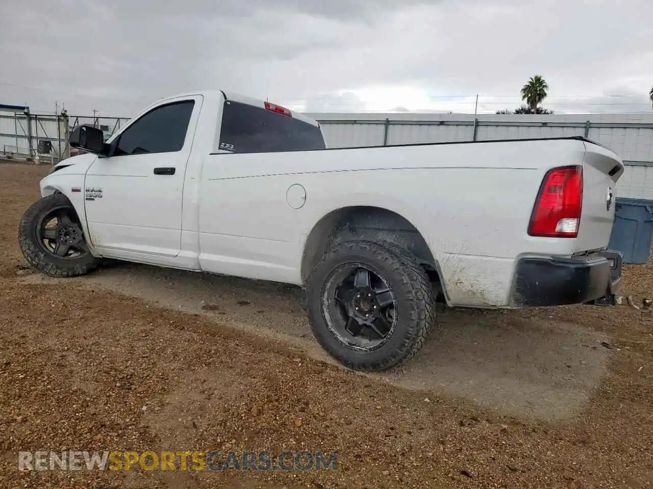 2 fotografías del automóvil dañado 3C6JR6DT7NG172196 RAM 1500 2022