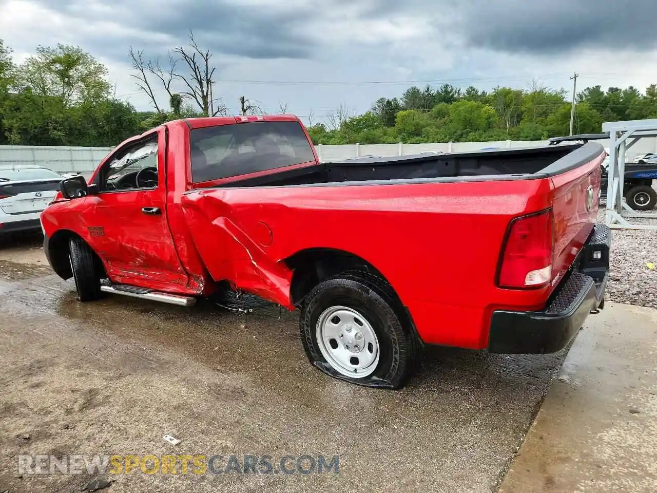 2 Photograph of a damaged car 3C6JR7DG3NG335676 RAM 1500 2022