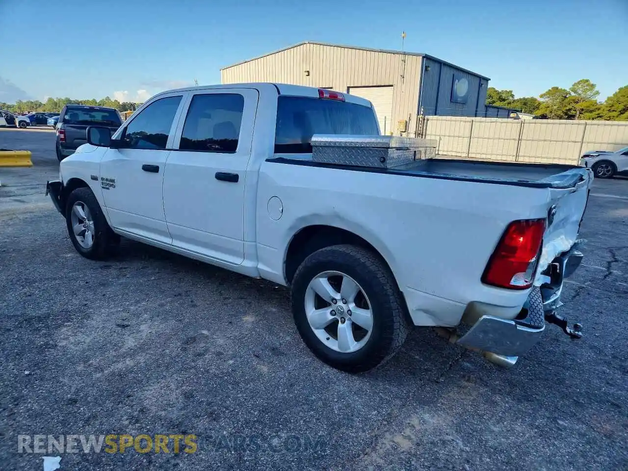 2 fotografías del automóvil dañado 3C6RR6KTXNG172425 RAM 1500 2022