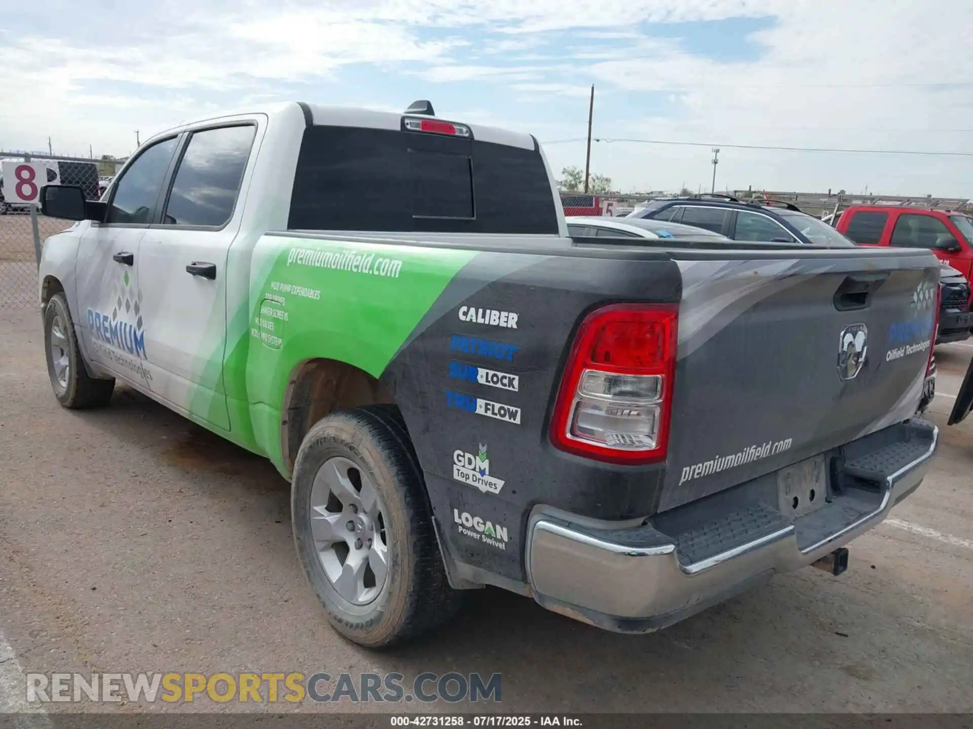 3 Photograph of a damaged car 1C6RREFG2PN592682 RAM 1500 2023