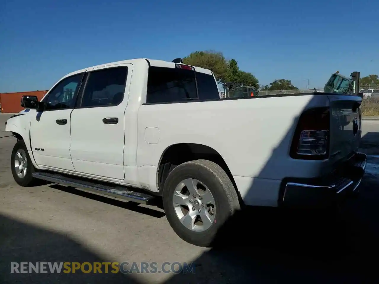2 Photograph of a damaged car 1C6RREFT1PN614409 RAM 1500 2023
