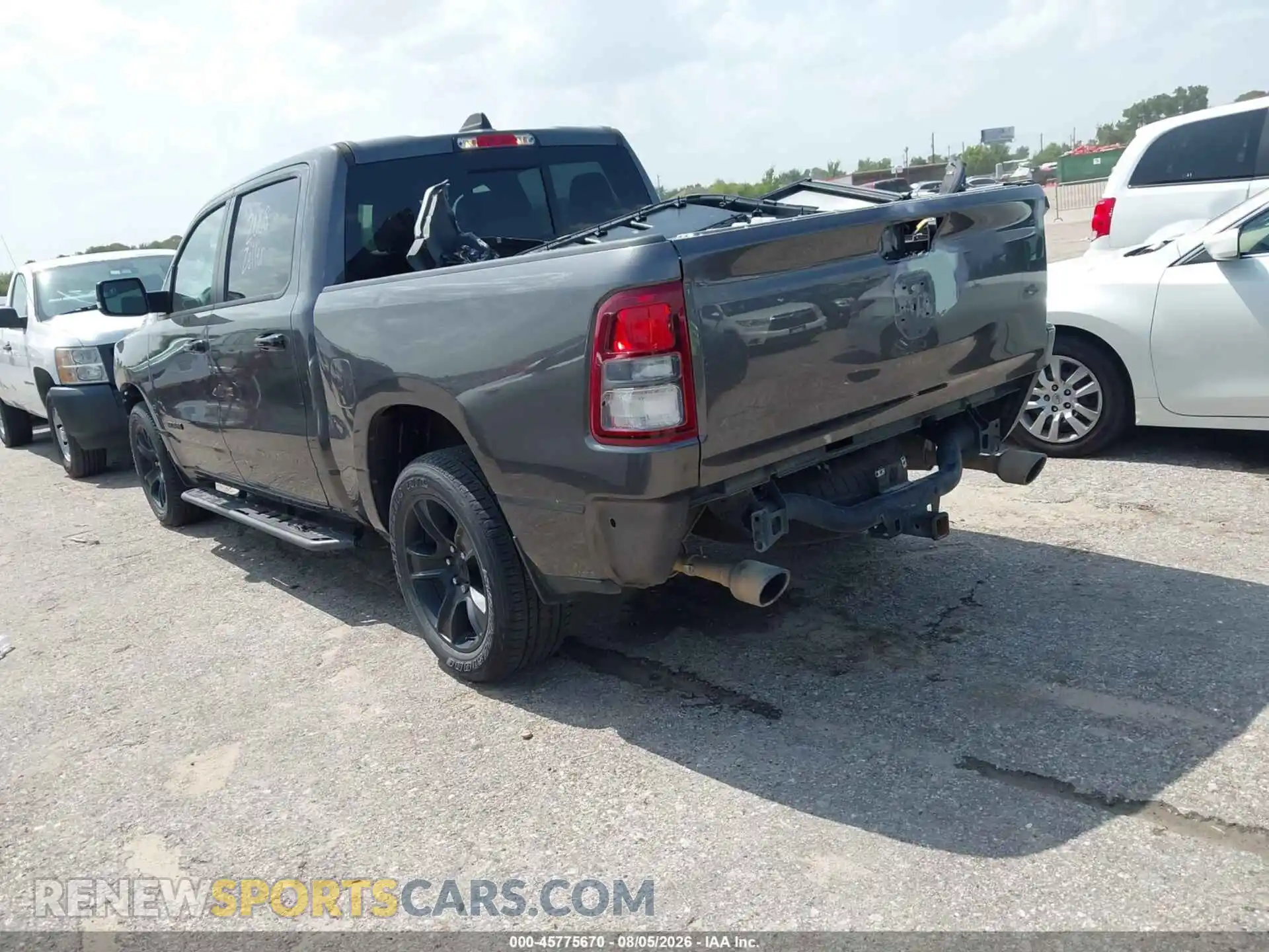 3 Photograph of a damaged car 1C6RREFT8PN565452 RAM 1500 2023