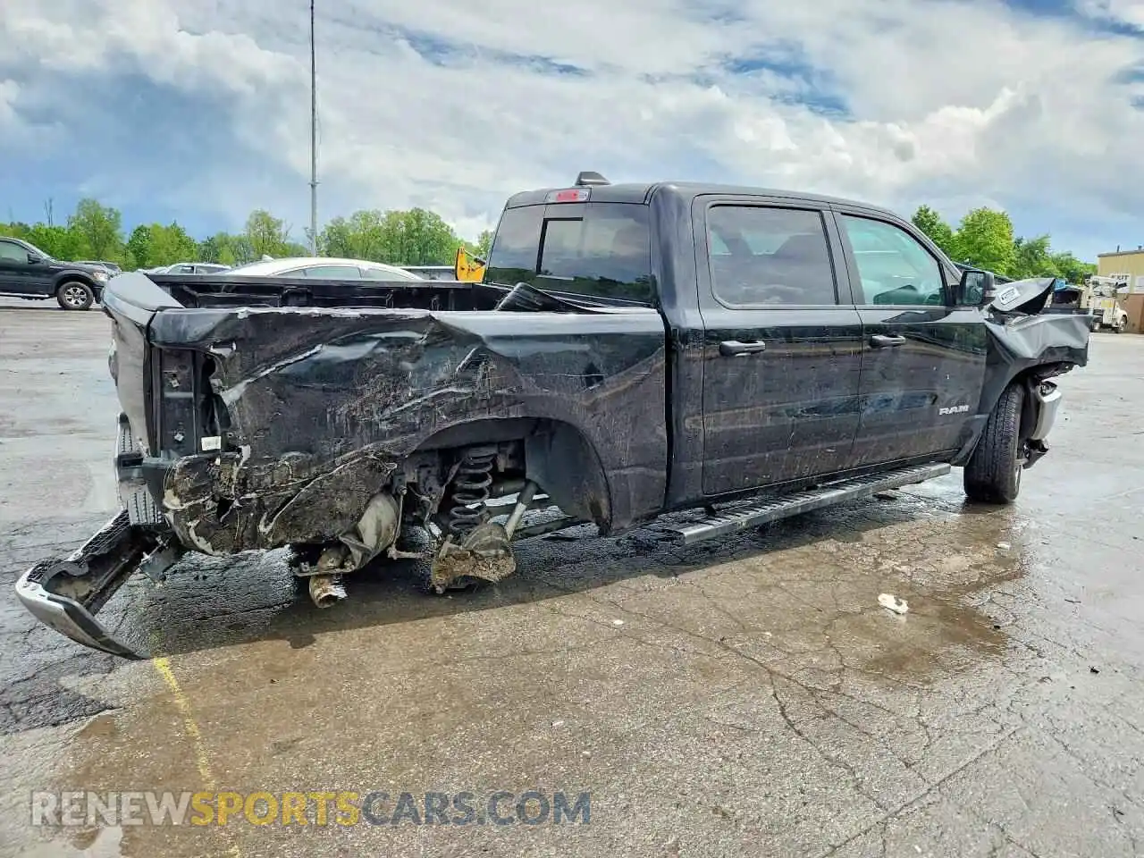 3 fotografías del automóvil dañado 1C6RRFFG5PN520347 RAM 1500 2023