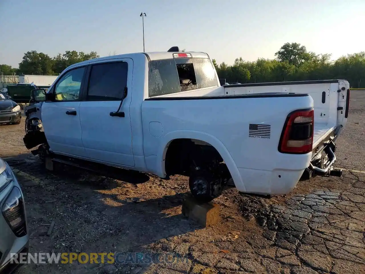 2 fotografías del automóvil dañado 1C6RRFFGXPN594217 RAM 1500 2023