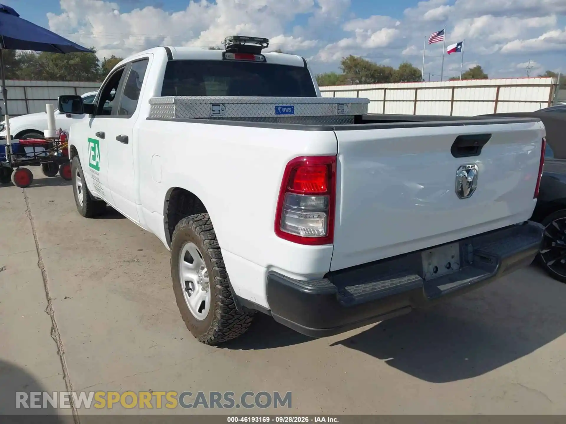 3 fotografías del automóvil dañado 1C6SRECG3PN648781 RAM 1500 2023