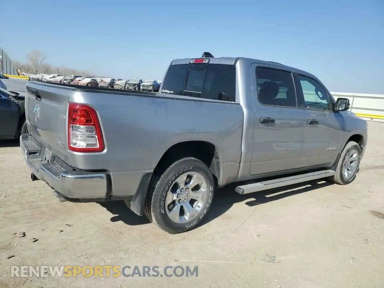3 fotografías del automóvil dañado 1C6SRFFTXPN688287 RAM 1500 2023
