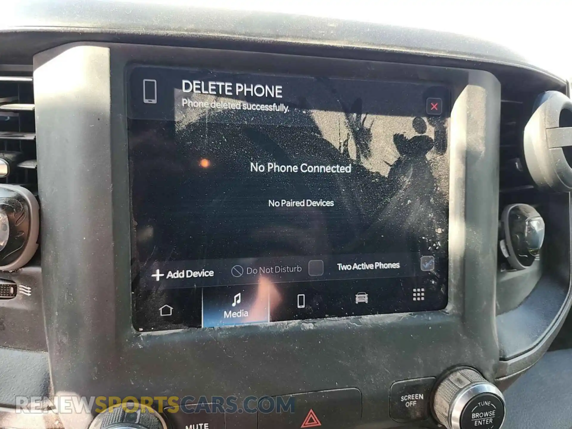 2 Photograph of a damaged car 1C6SRFGT2PN560947 RAM 1500 2023