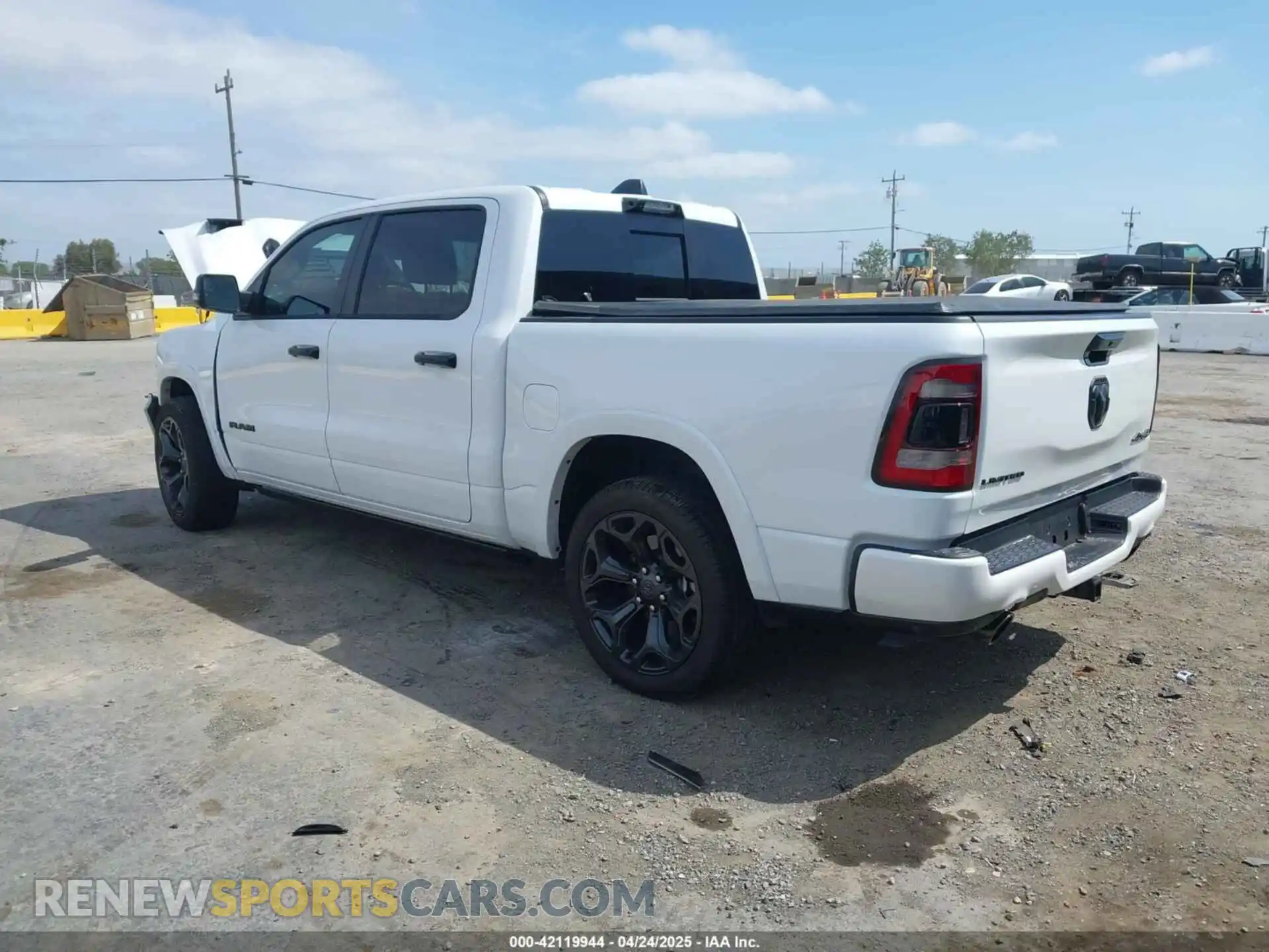 3 fotografías del automóvil dañado 1C6SRFHT0PN581813 RAM 1500 2023