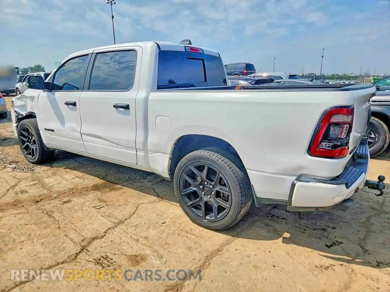 2 fotografías del automóvil dañado 1C6SRFJT7PN648501 RAM 1500 2023