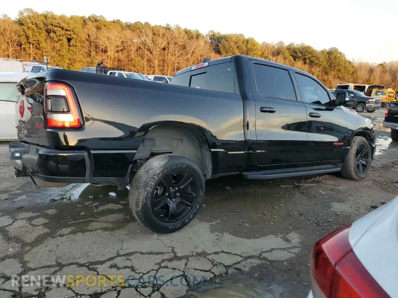 3 fotografías del automóvil dañado 1C6SRFMT2PN542811 RAM 1500 2023