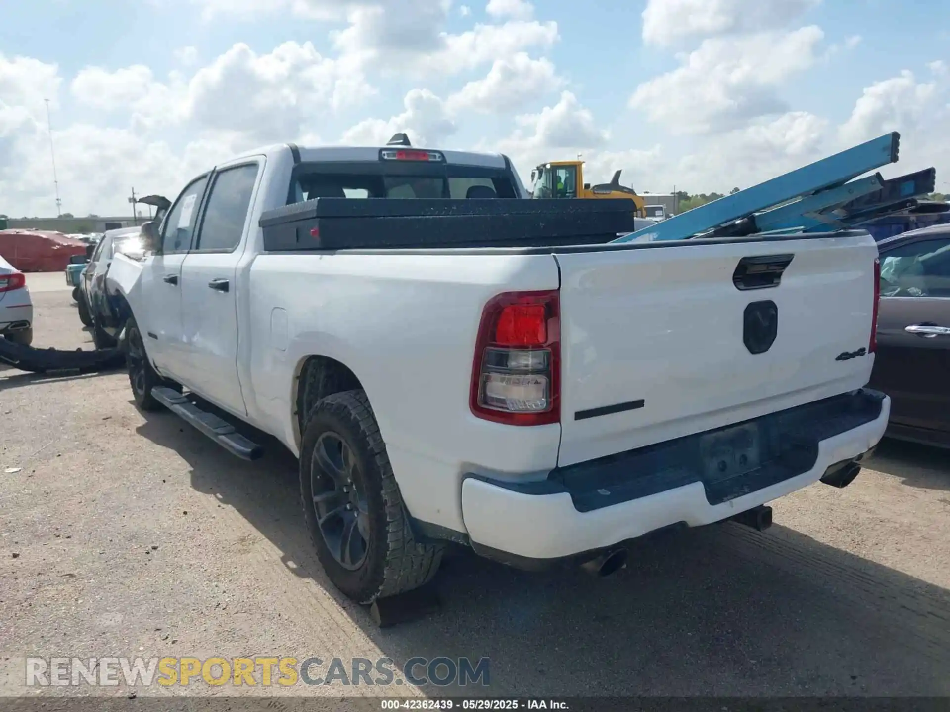 3 fotografías del automóvil dañado 1C6SRFMT3PN636003 RAM 1500 2023