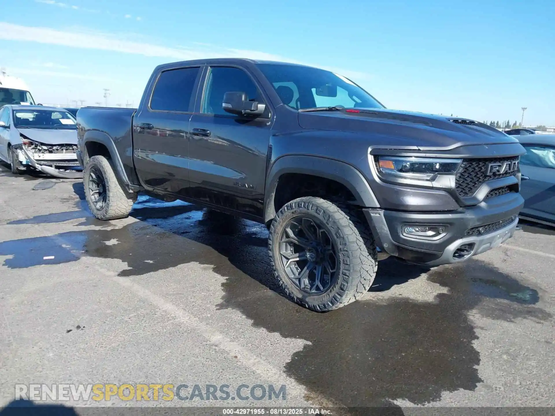 1 Photograph of a damaged car 1C6SRFU99PN500611 RAM 1500 2023