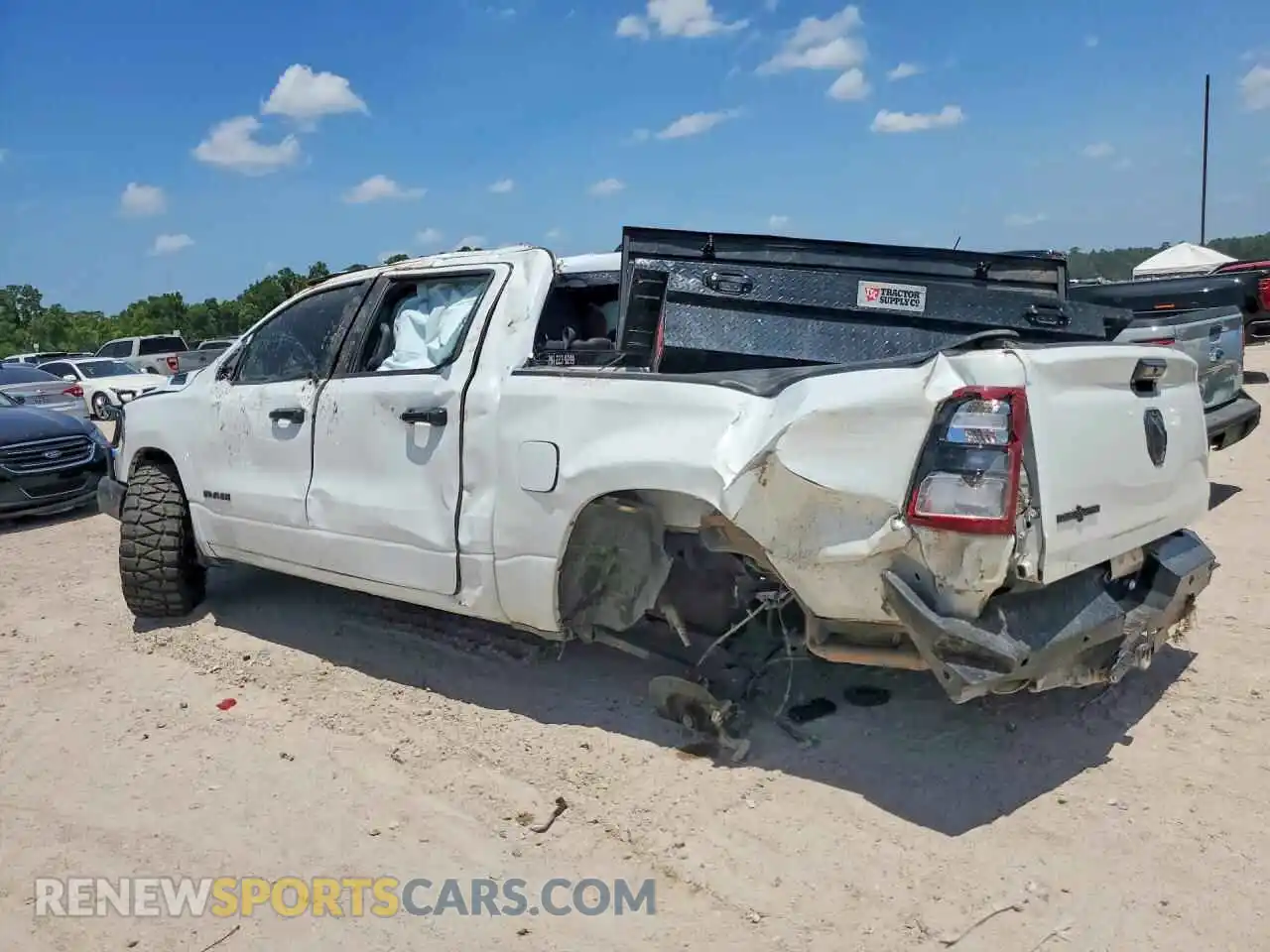 2 fotografías del automóvil dañado 1C6RREFT5RN164671 RAM 1500 2024