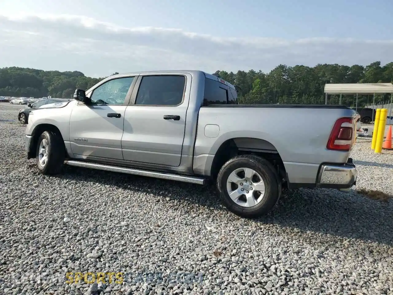 2 Photograph of a damaged car 1C6RREFT8RN146018 RAM 1500 2024