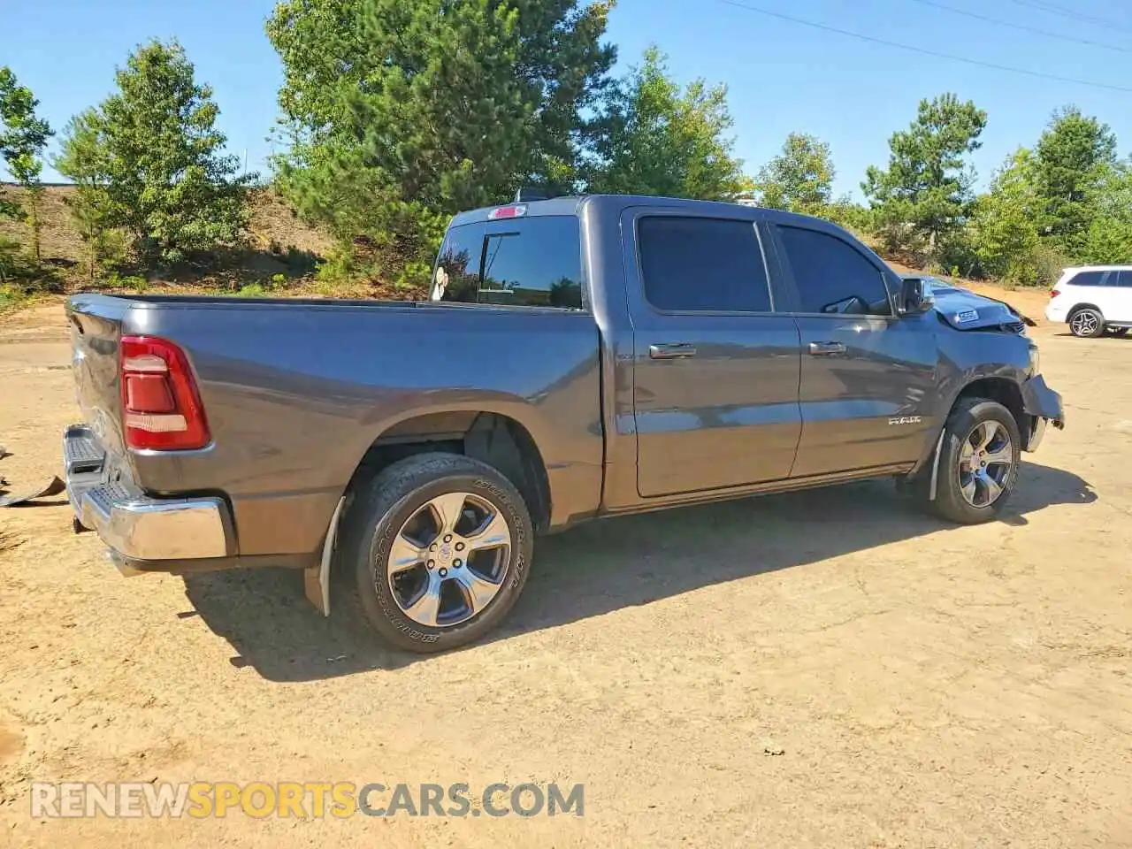 3 Photograph of a damaged car 1C6RREJT1RN128497 RAM 1500 2024