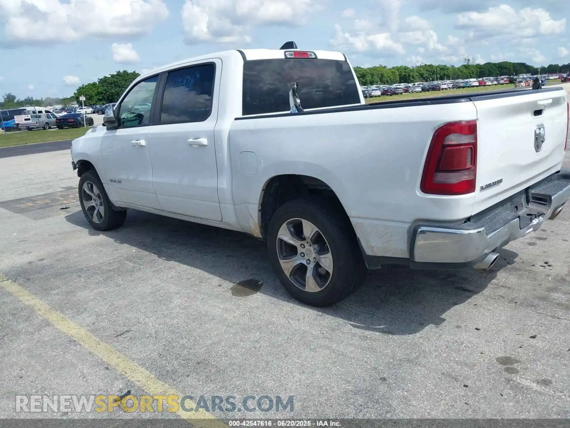 3 Photograph of a damaged car 1C6RREJT3RN205256 RAM 1500 2024
