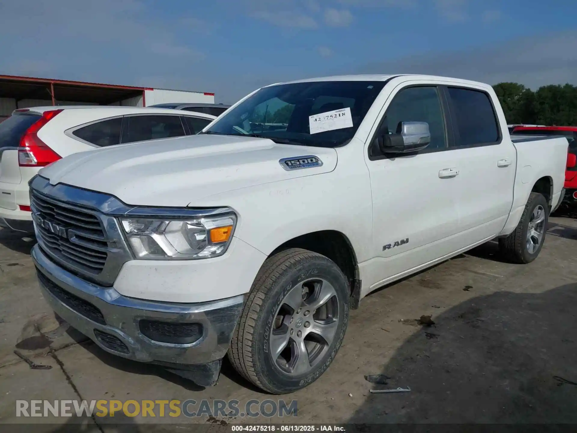 2 Photograph of a damaged car 1C6RREJT6RN220222 RAM 1500 2024
