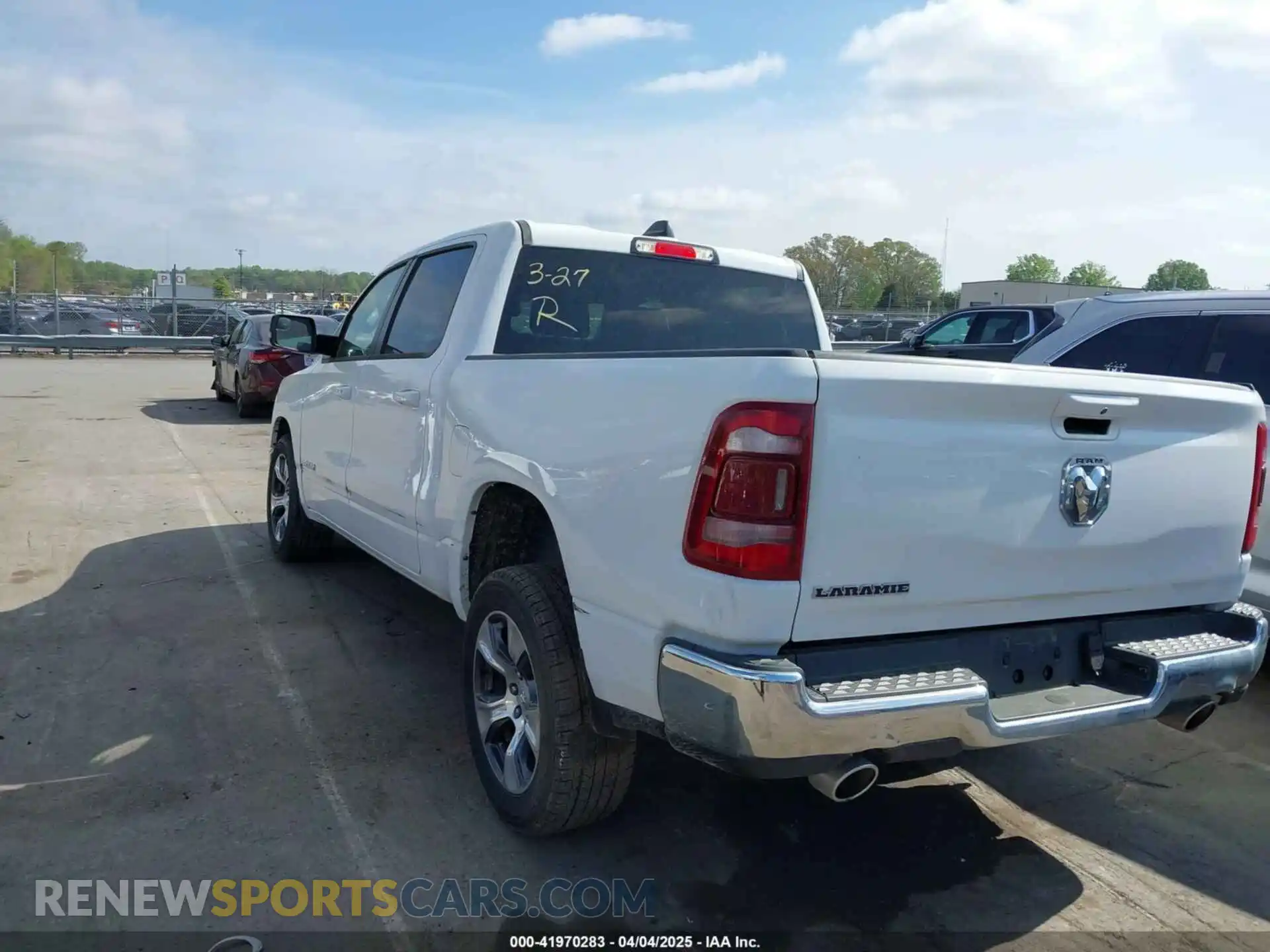 3 Photograph of a damaged car 1C6RREJT8RN219119 RAM 1500 2024