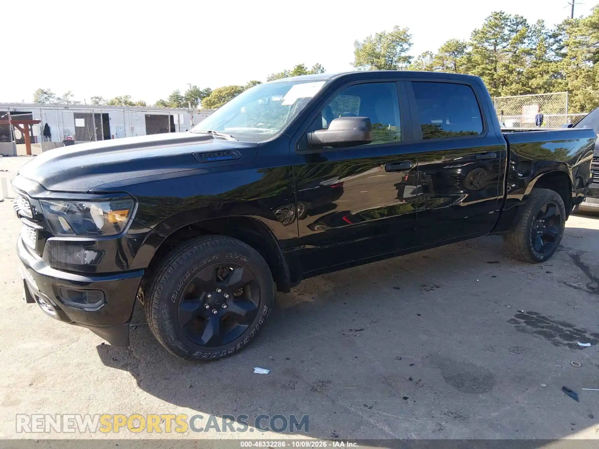 2 Photograph of a damaged car 1C6RRFGG2RN186103 RAM 1500 2024