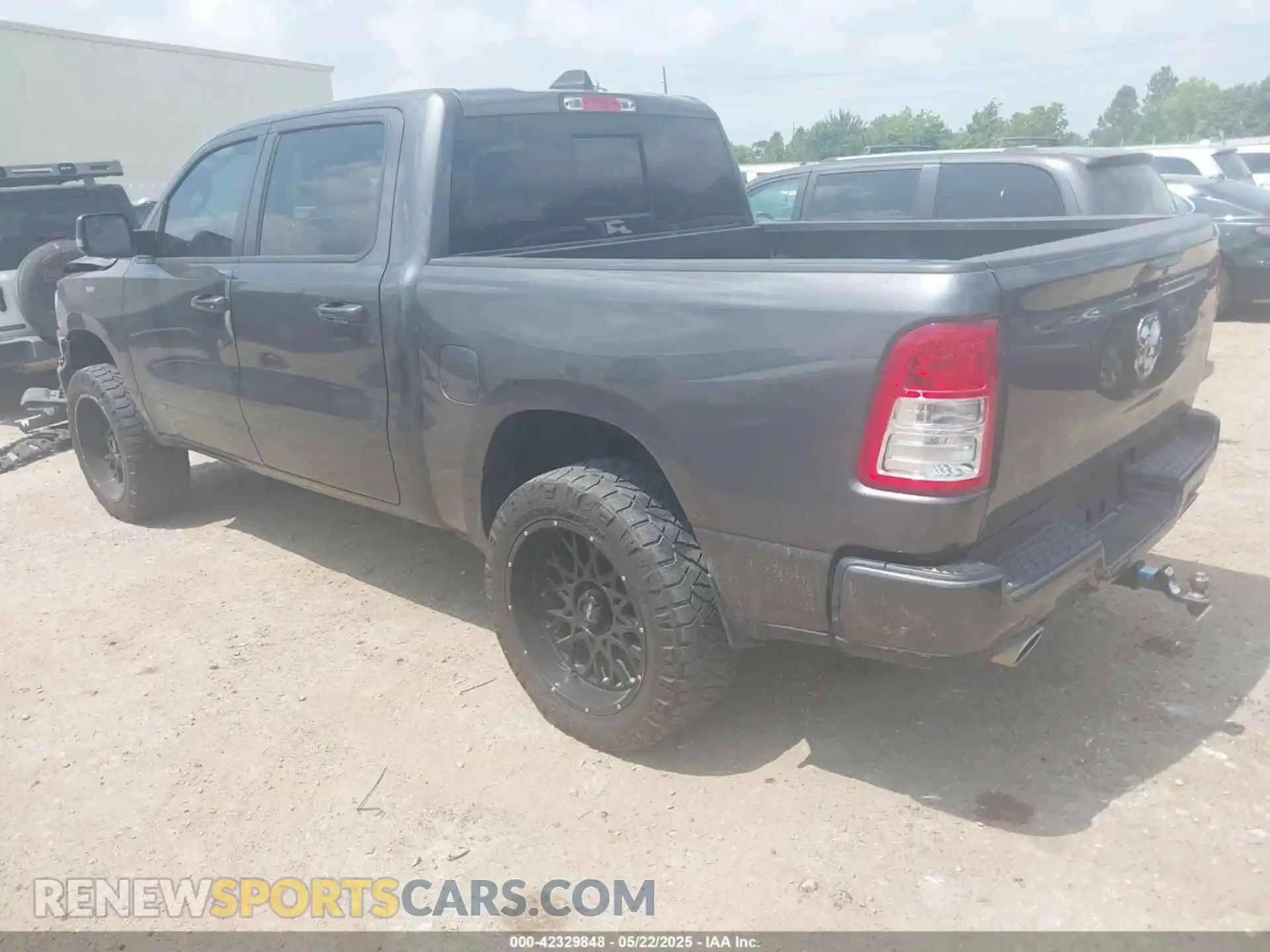 3 Photograph of a damaged car 1C6SRFFT5RN184572 RAM 1500 2024