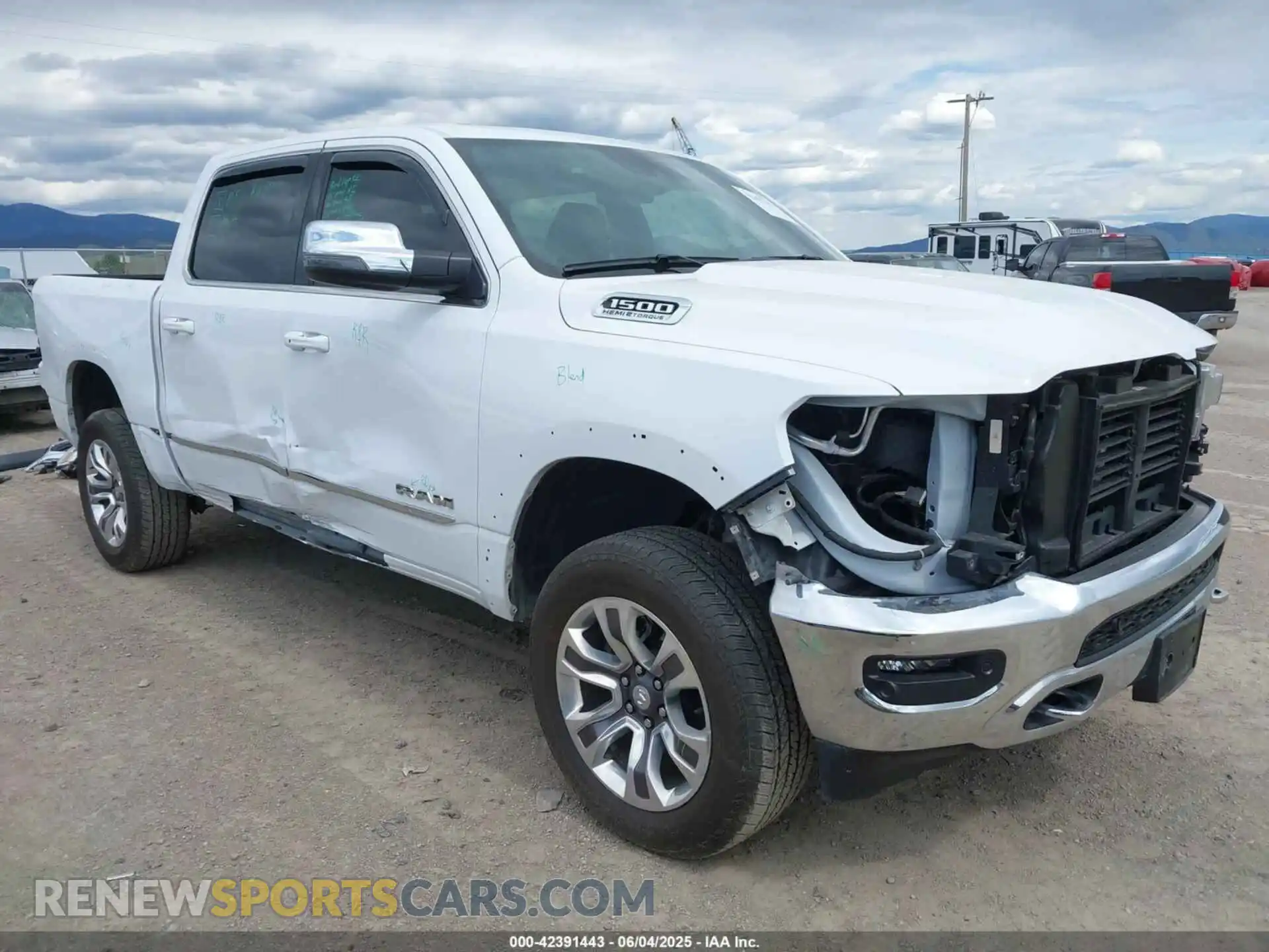 1 Photograph of a damaged car 1C6SRFHT2RN138467 RAM 1500 2024