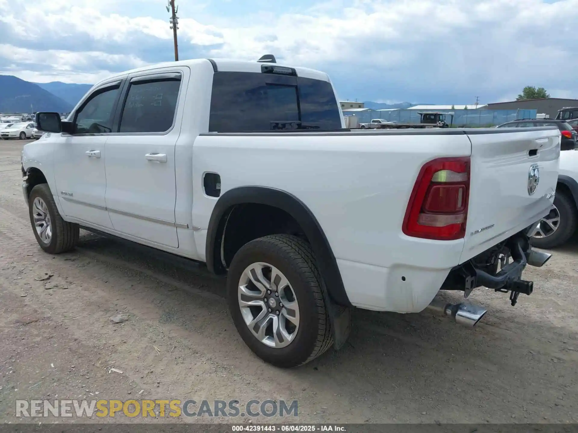 3 Photograph of a damaged car 1C6SRFHT2RN138467 RAM 1500 2024