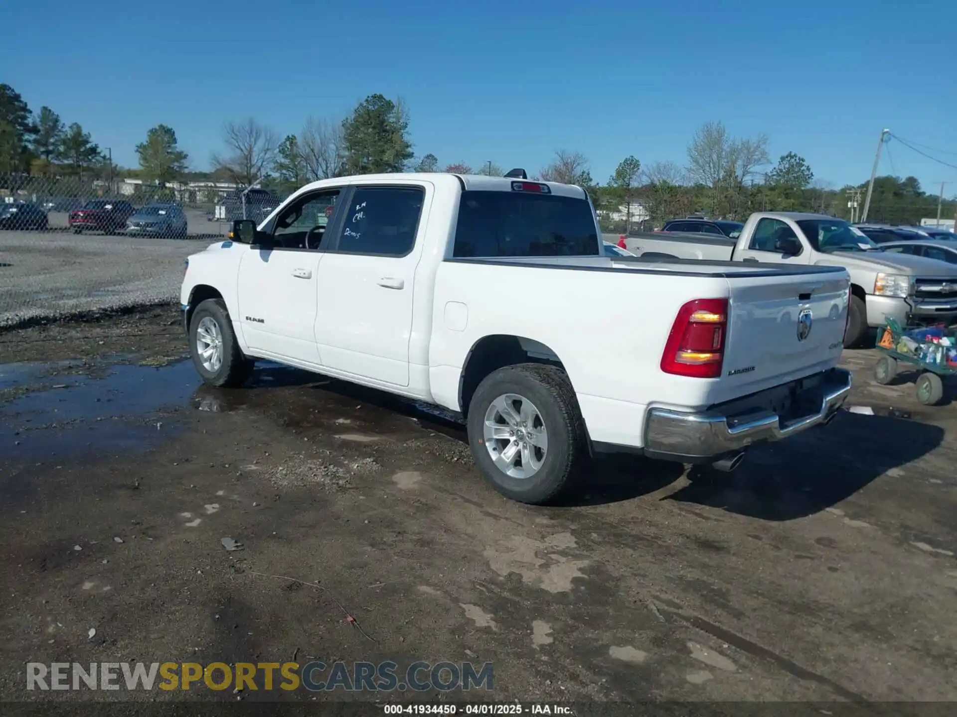 3 Photograph of a damaged car 1C6SRFJT7RN223993 RAM 1500 2024