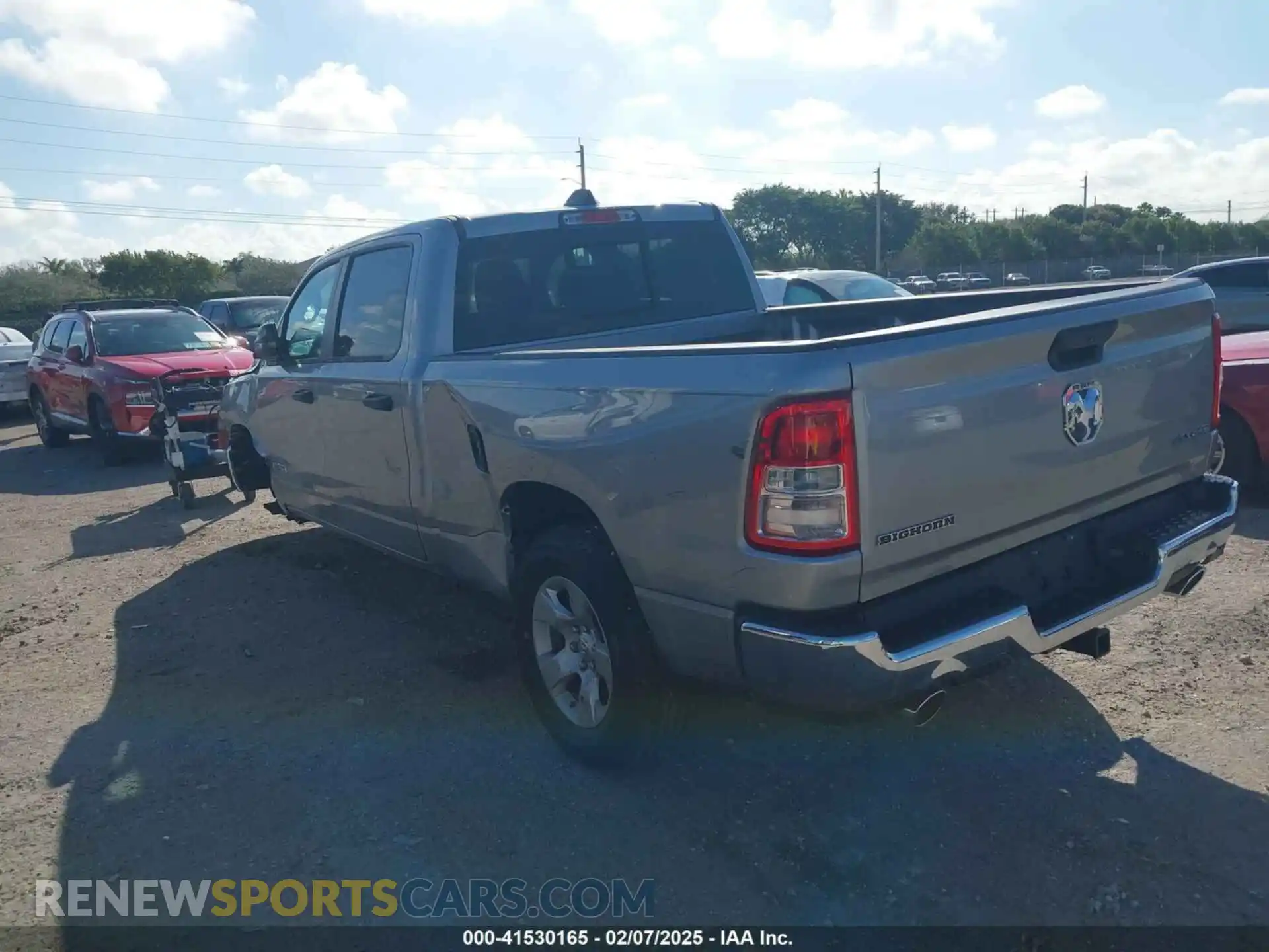 3 fotografías del automóvil dañado 1C6SRFMT5RN160517 RAM 1500 2024