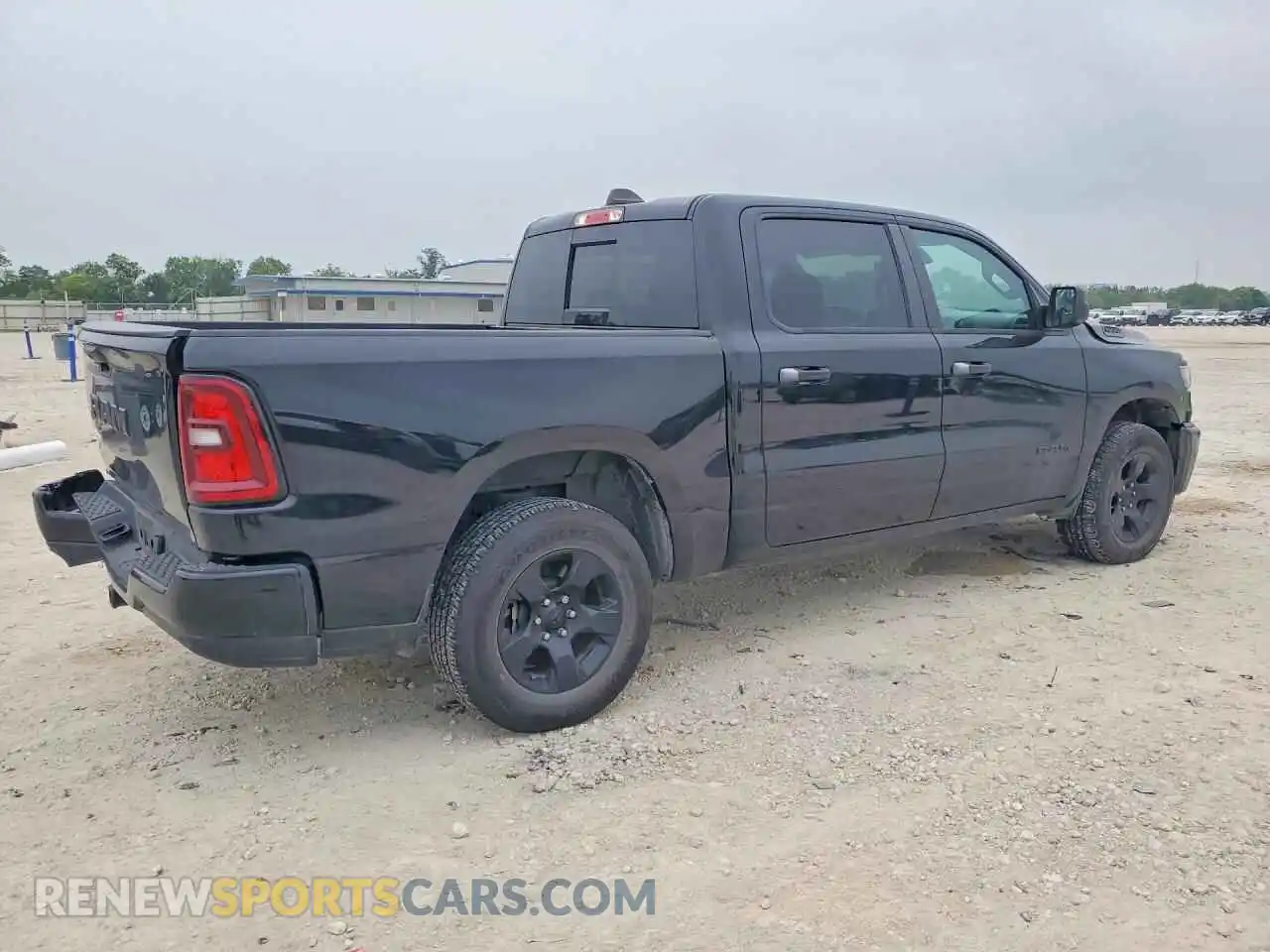 3 fotografías del automóvil dañado 1C6RREGGXSN552485 RAM 1500 2025