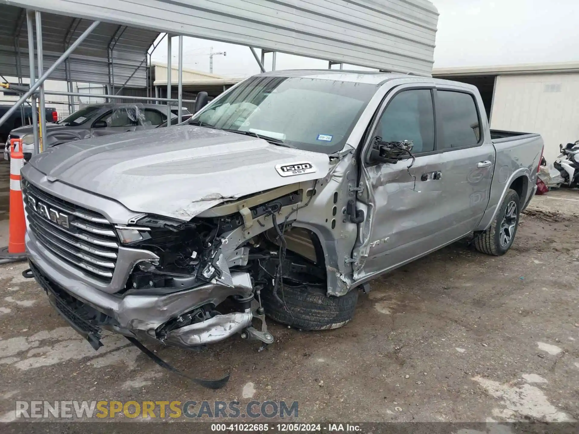 2 Photograph of a damaged car 1C6RREJP5SN601648 RAM 1500 2025