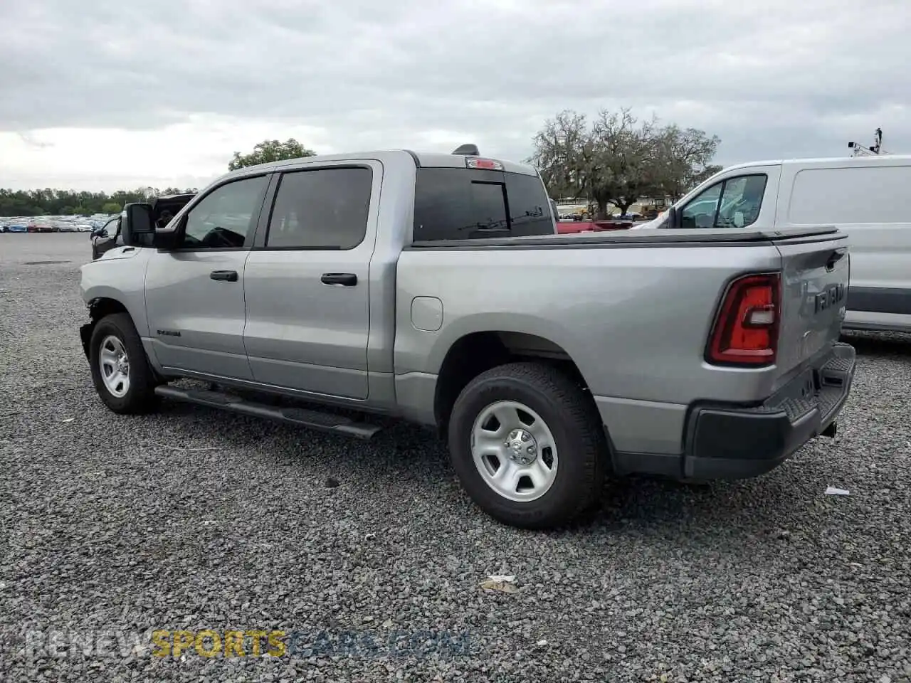 2 fotografías del automóvil dañado 1C6RRFGG1SN578236 RAM 1500 2025
