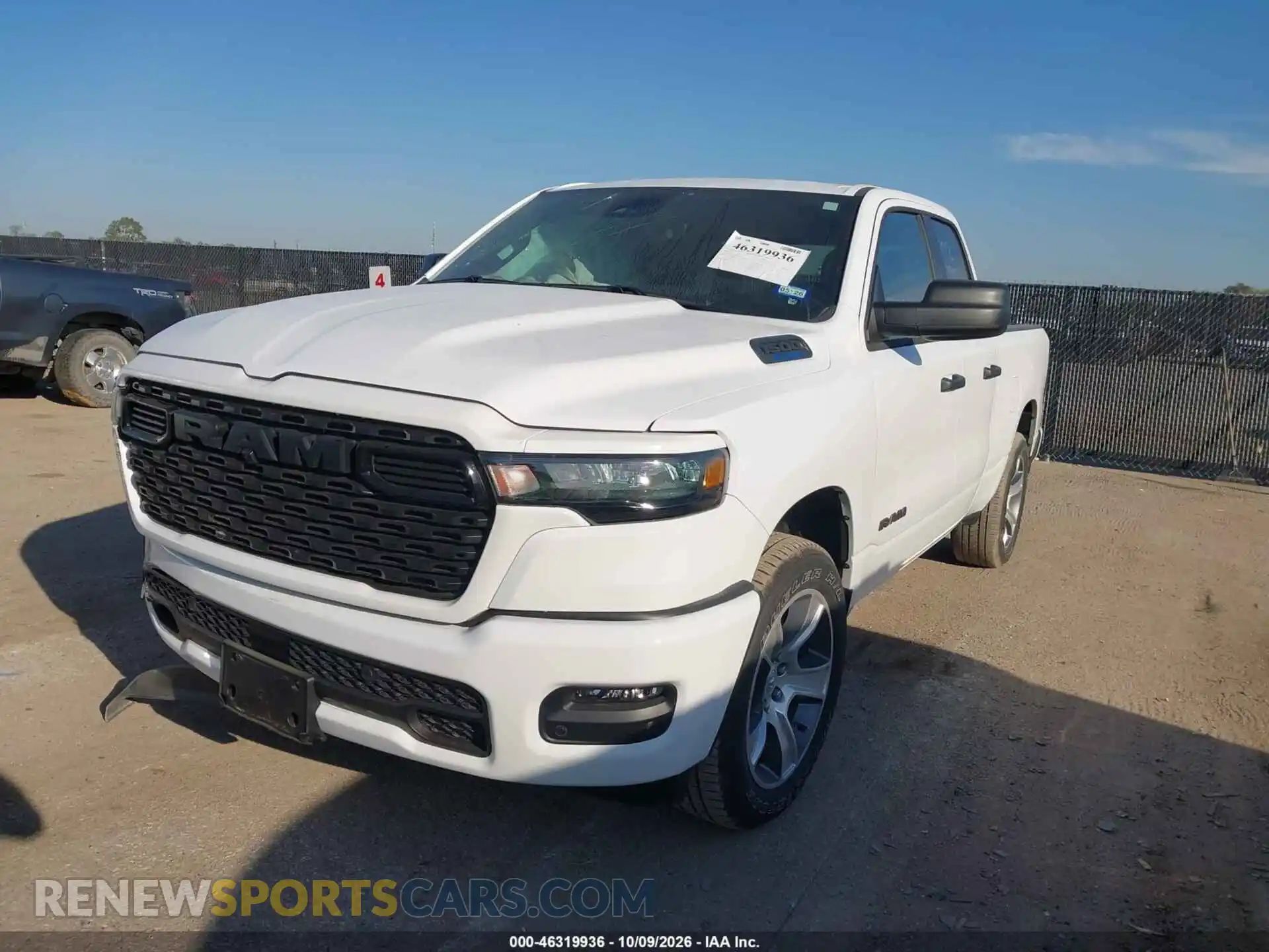 2 fotografías del automóvil dañado 1C6SRECG4SN645770 RAM 1500 2025