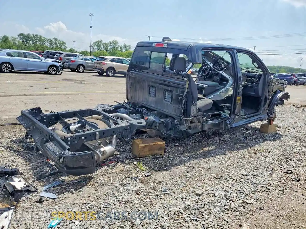 3 fotografías del automóvil dañado 1C6SRFFP0SN529077 RAM 1500 2025
