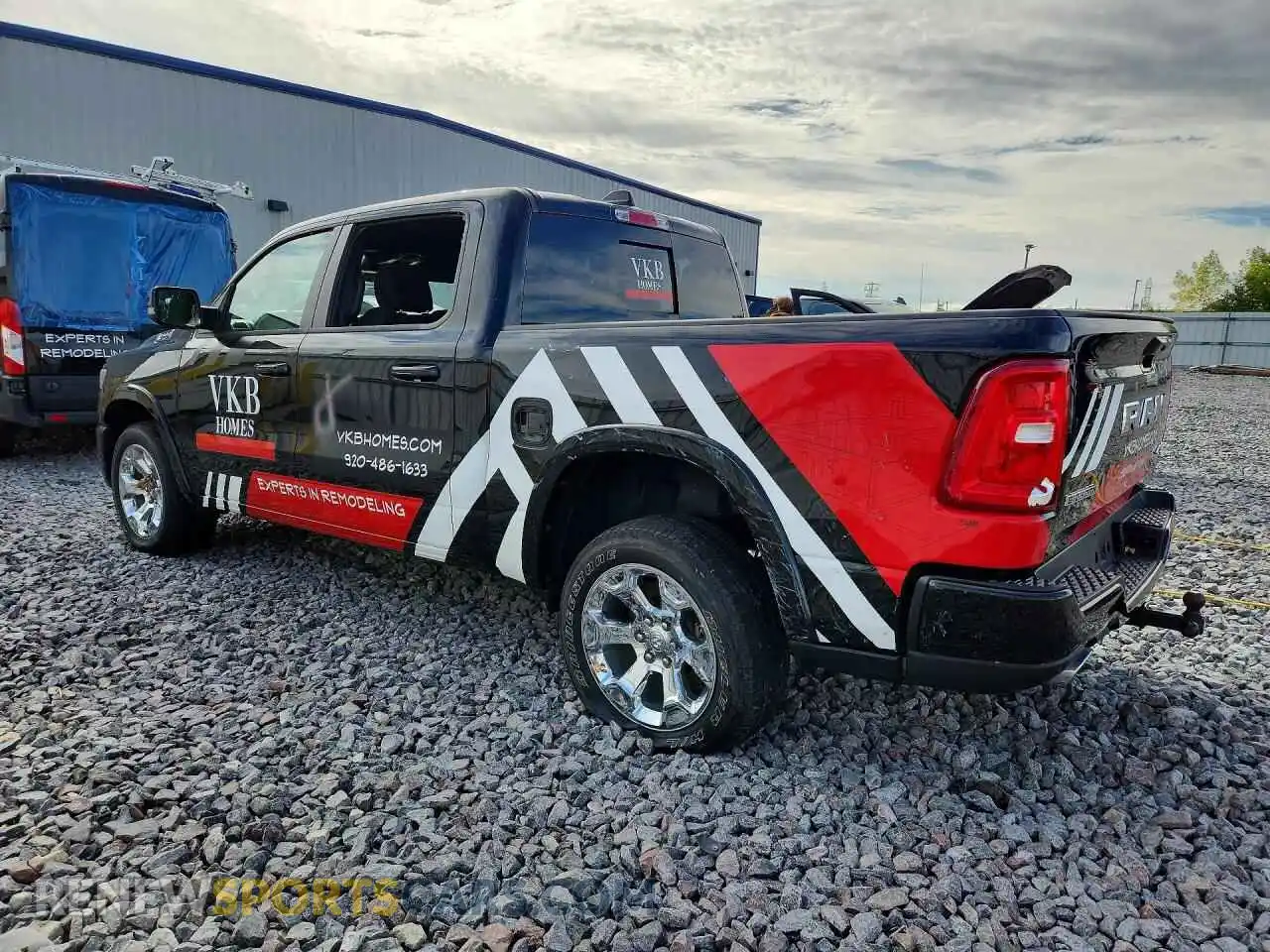 2 Фотография поврежденного автомобиля 1C6SRFFP9SN556052 RAM 1500 2025