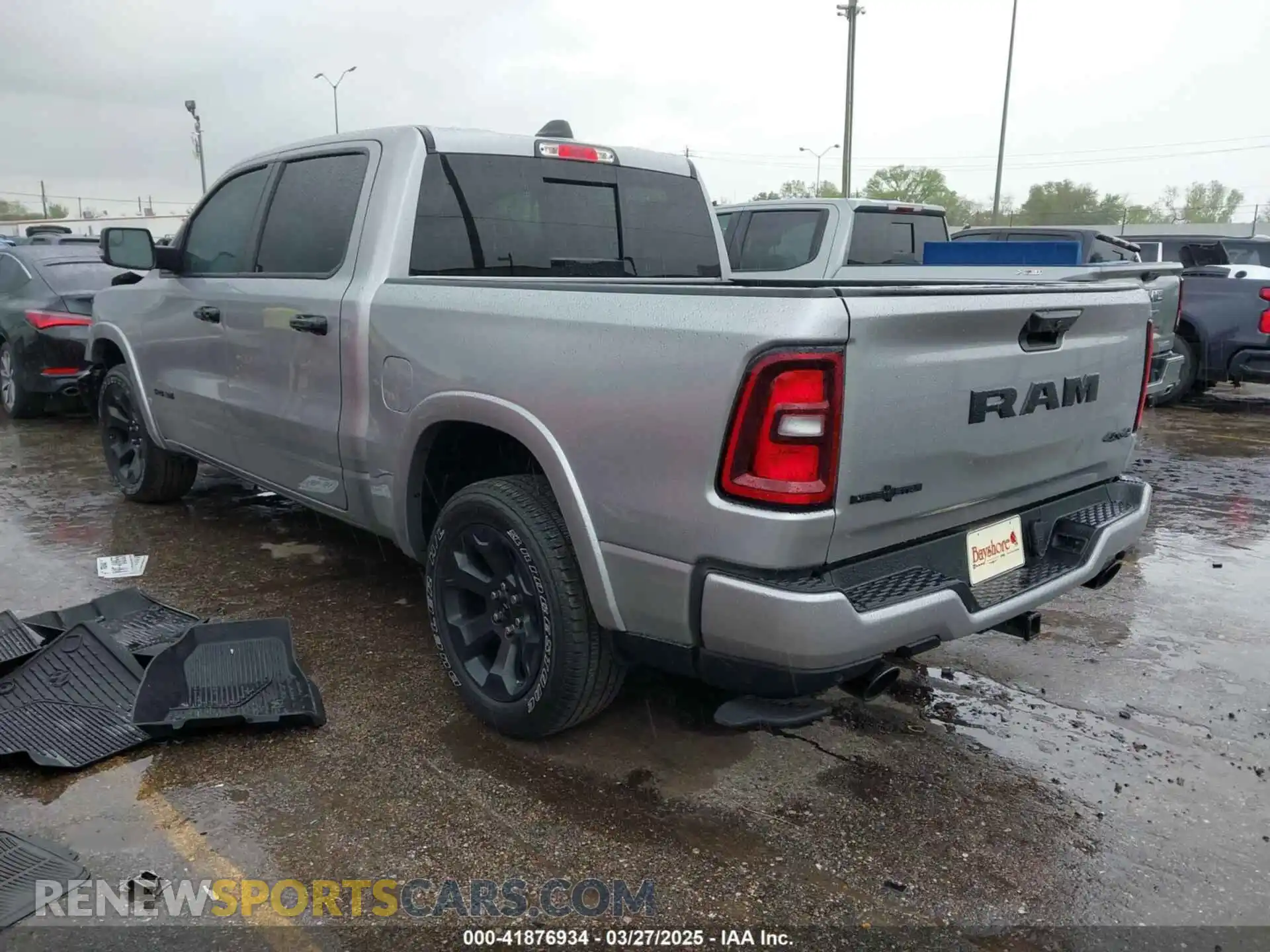 3 Photograph of a damaged car 1C6SRFFPXSN511394 RAM 1500 2025