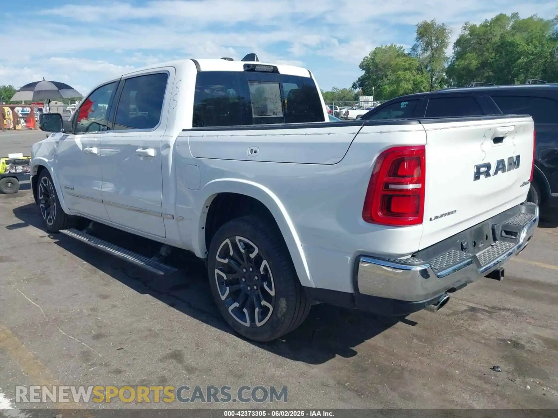 3 Photograph of a damaged car 1C6SRFHP7SN669494 RAM 1500 2025