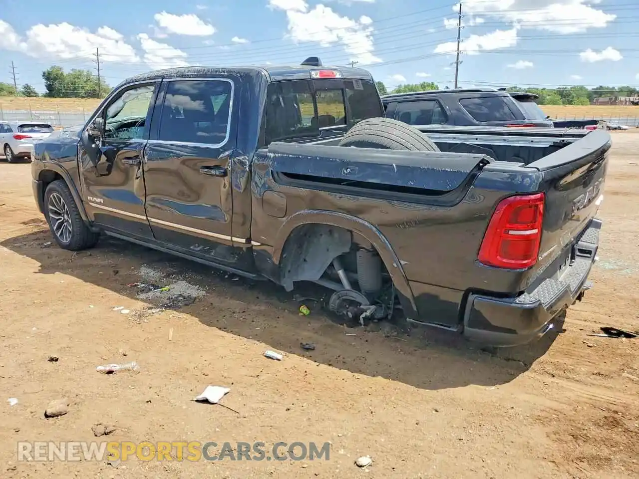 2 fotografías del automóvil dañado 1C6SRFHP8SN586897 RAM 1500 2025