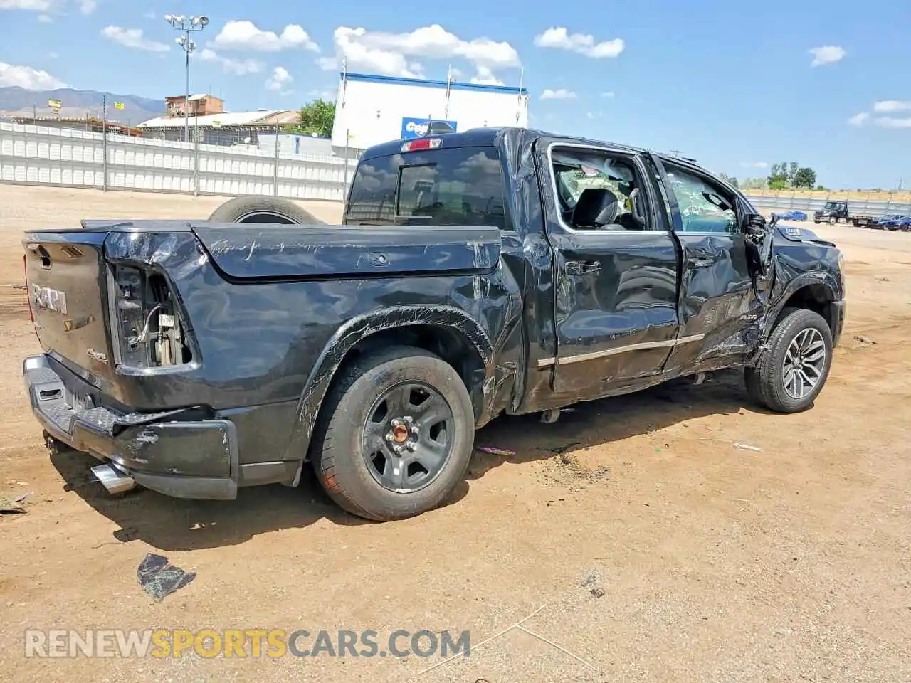 3 fotografías del automóvil dañado 1C6SRFHP8SN586897 RAM 1500 2025