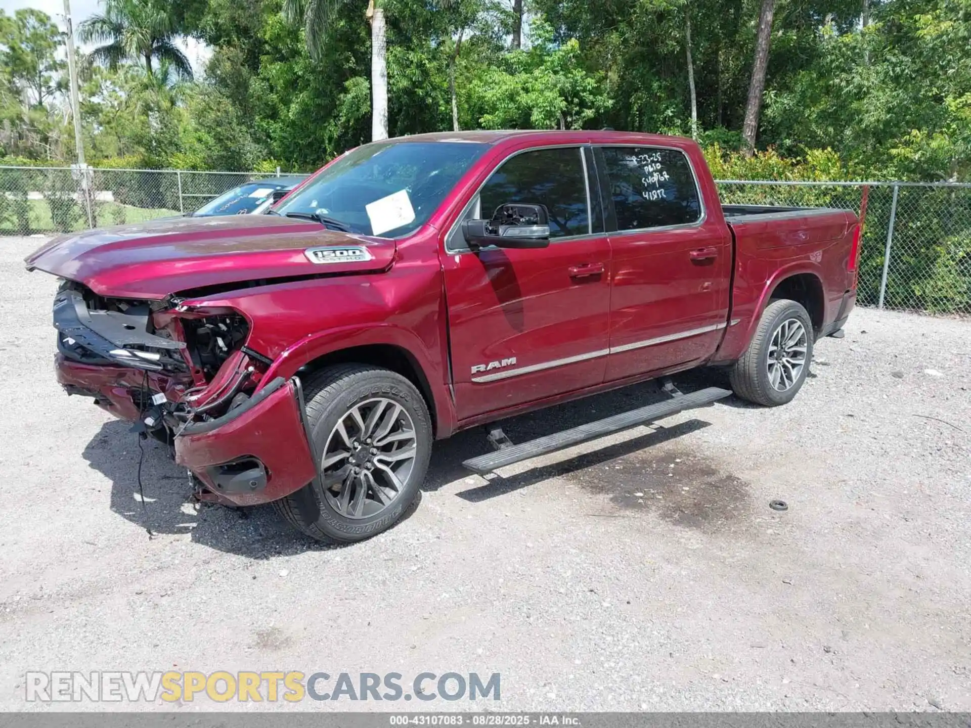 2 fotografías del automóvil dañado 1C6SRFHP9SN677807 RAM 1500 2025